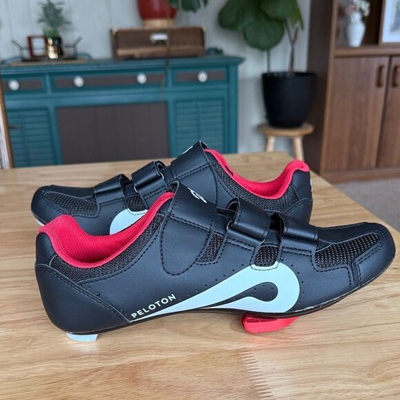 EUC Peloton Black and White Cycling Shoes - Men’s 8–8.5 / Women’s 9.5-10 - Picture 8 of 8